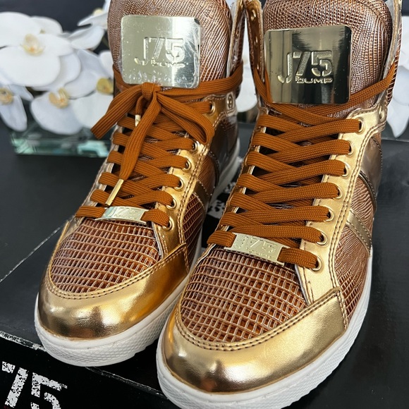 New J75 by JUMP Fierce Gold hightop sneakers. - Picture 7 of 9